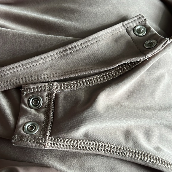 Express bodysuit contour crewneck long sleeve mocha brown size large - Picture 9 of 9